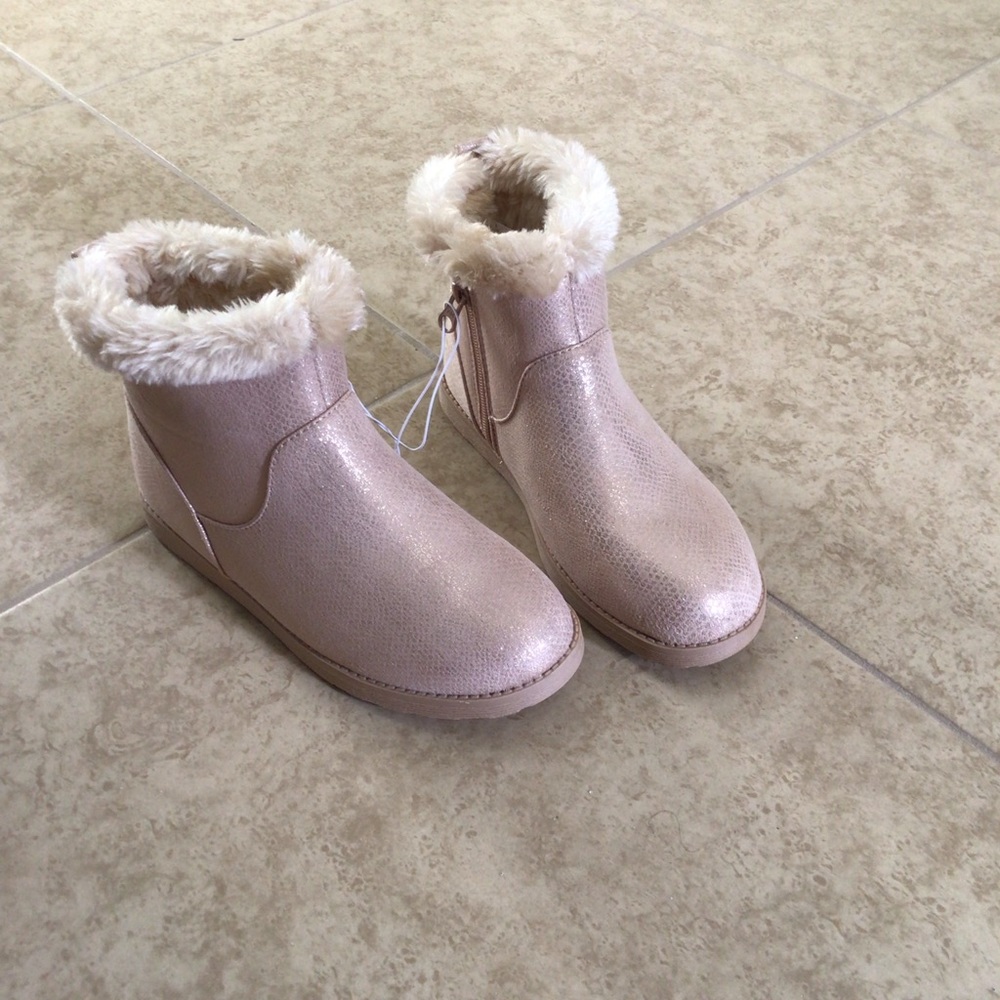 Girls boots